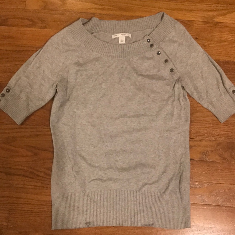 Cute Banana Republic short sleeve sweater blouse